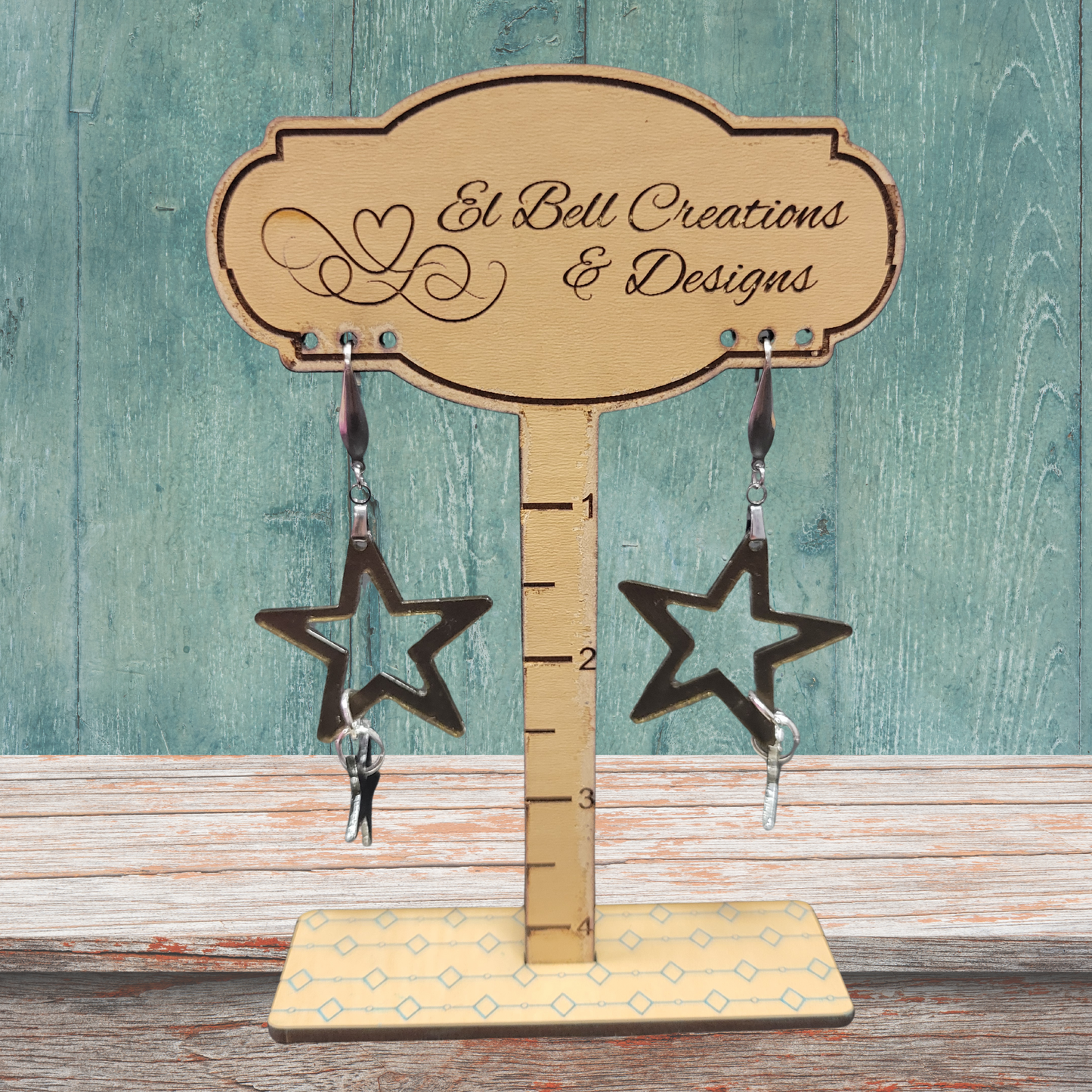 Dangling Stars, black and gold